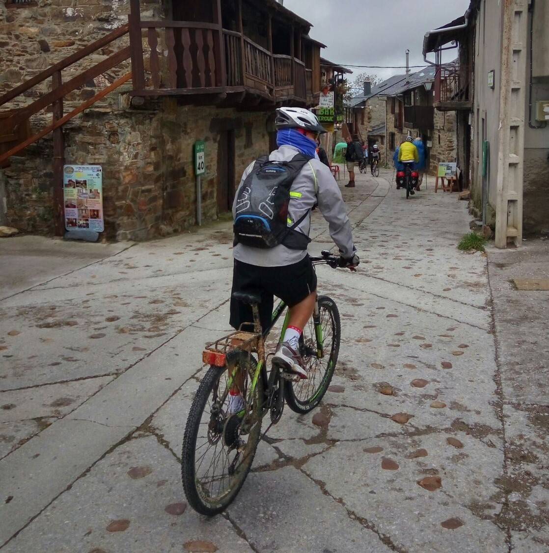 Camino Francés en bicicleta al completo: desde Roncesvalles hasta Santiago